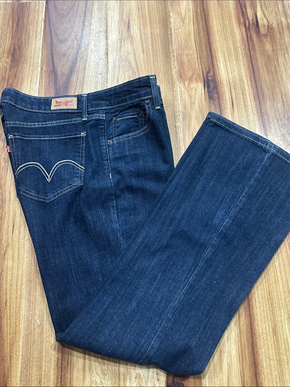 #016 Levi's Women's Boot Cut Jeans in Dark Indigo size 11 EUC